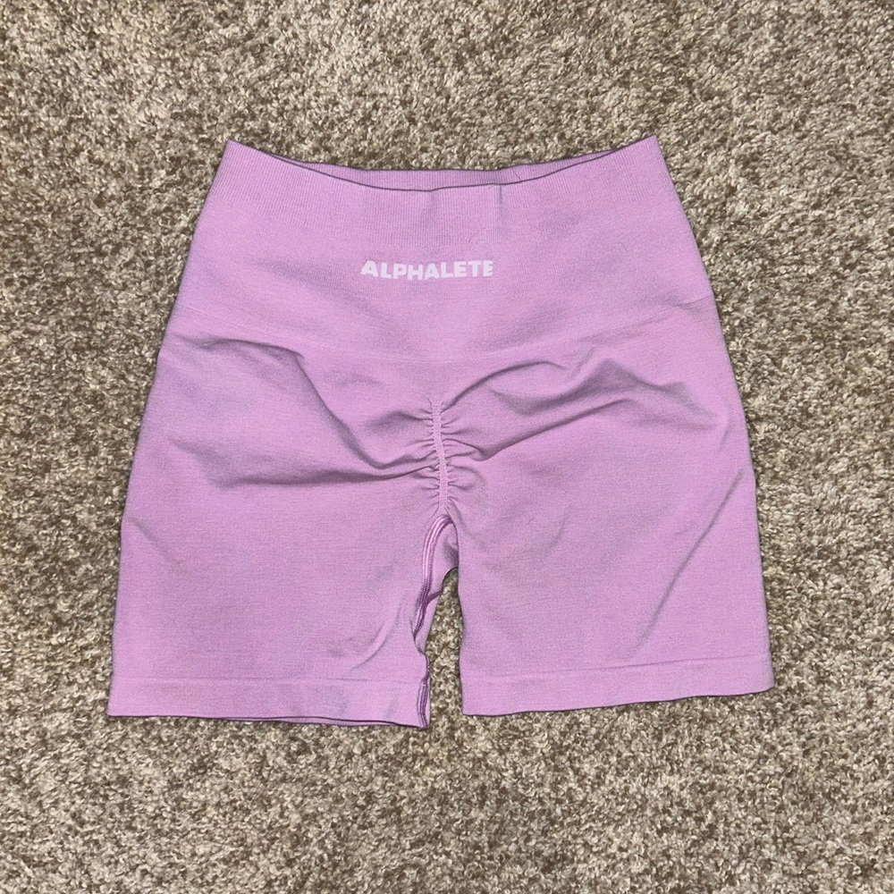 Alphalete Amplify Shorts in Bloom